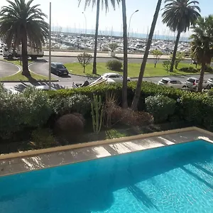 Front De Avec Piscine Appartement